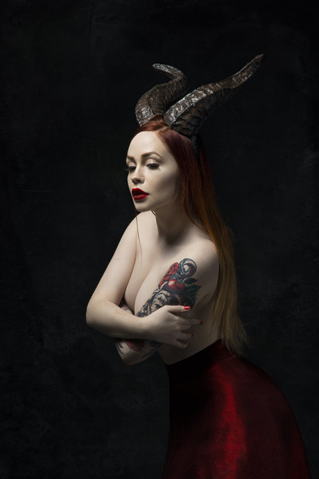 Margarita Dirge hd pornstar image