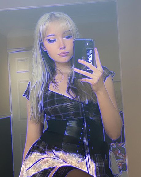 Millie Wild_ pretty pornstar pictures