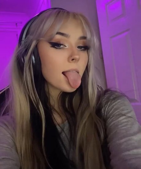 Millie Wild_ pornstar naked photos