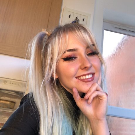 Millie Wild_ pornstar adult img