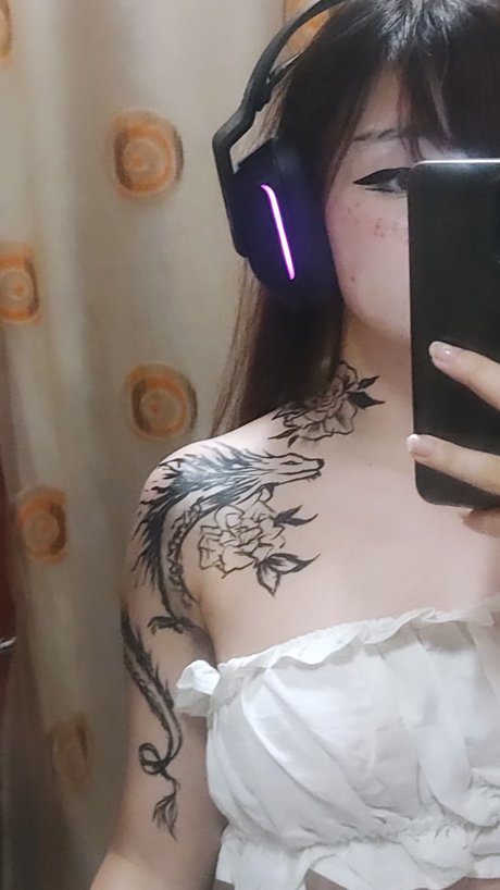 Little Giuli exclusive pornstar img