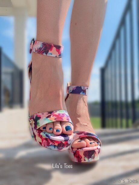 Lilas Toes star perfect image