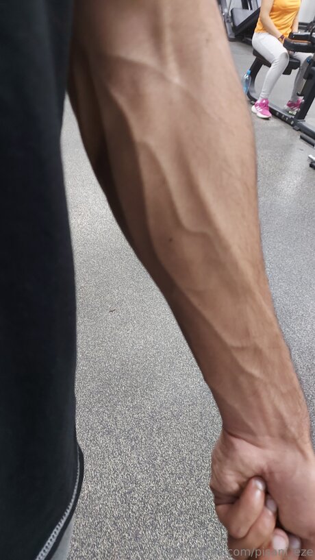 Big Eze23 sexy pornstar archive