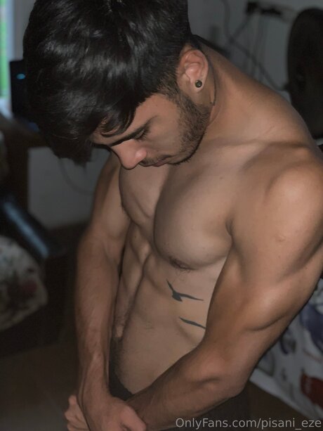 Big Eze23 model hot pic