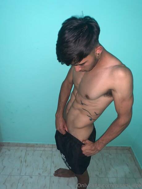 Big Eze23 porn actress photos