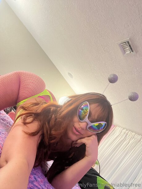 Niableufree high quality pornstar pictures