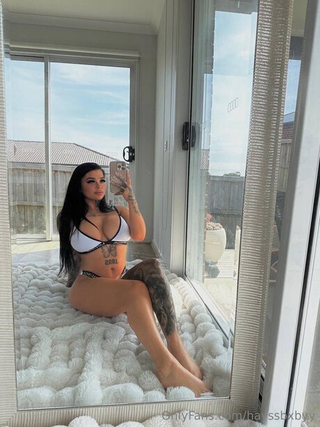 Parislolly model naked photos