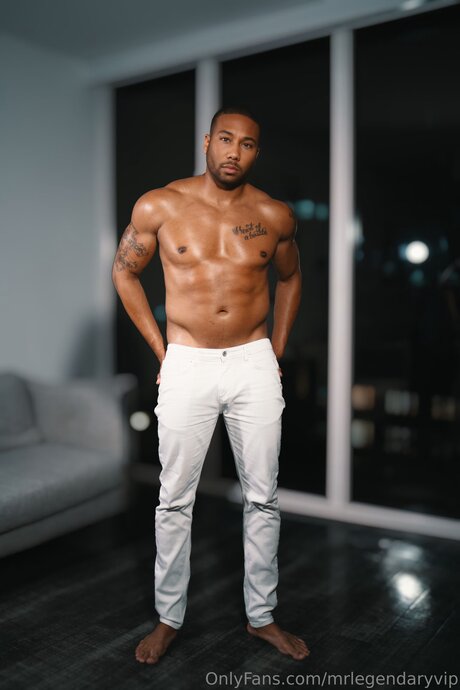 Mrlegendaryvip model pornographic pic