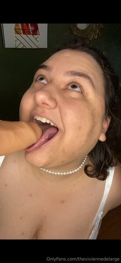 Theviviennedelarge star nudes pic