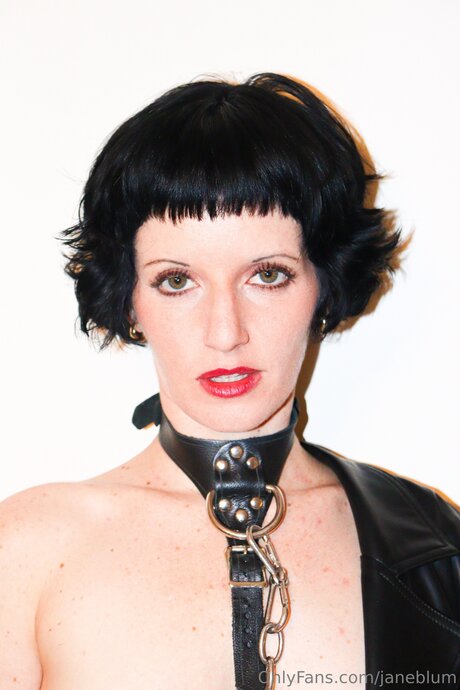 Janeblum erotic actress pic