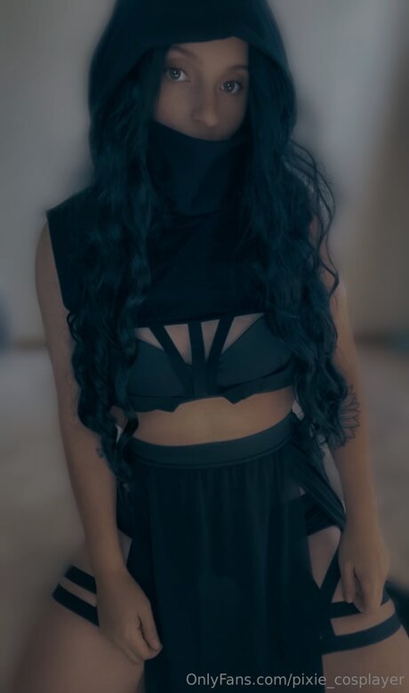 Pixie Cosplayer pornstar exclusive photos