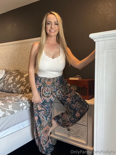 Hxllytv star pretty galleries