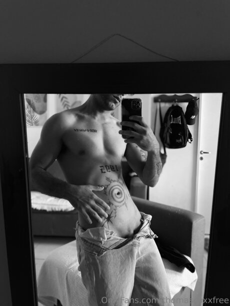 Thomascoxxfree model galleries