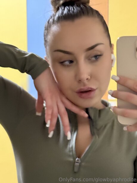 Glowbyaphrodite beautiful pornstar archive