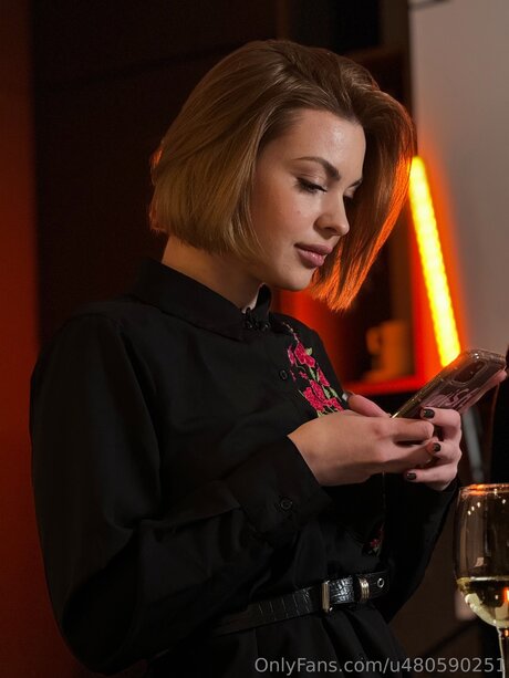 Roxy Blakee star art pic