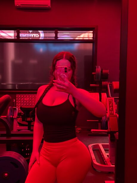 Curlymoana art actress photo