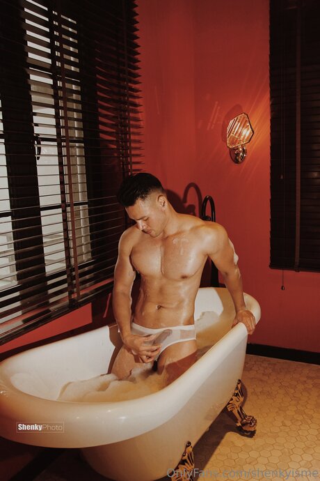 Shenkyisme naked model pics