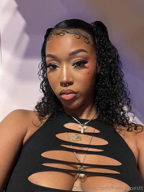 Frenchtoestt model art pic