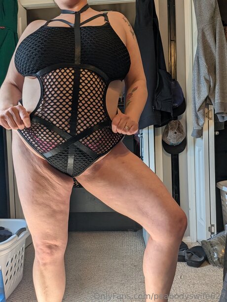 Peabodyswife627 star nude photo