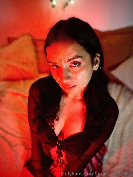 Honeymoontea model xxx pics