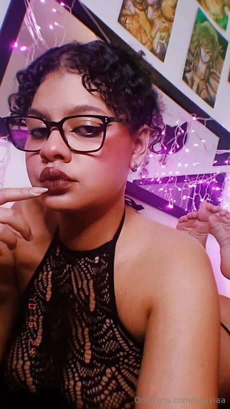 Heyyiaa star nude picture