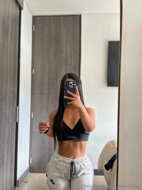 Miniskye pornstar perfect images