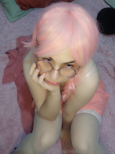 Momo Moonmoon star hot photos