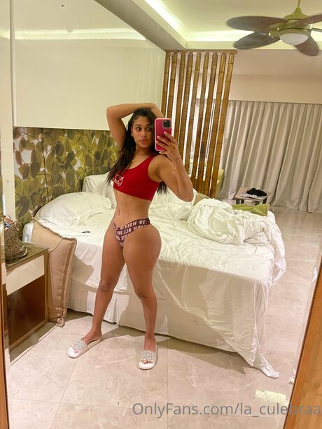 La Culebraa exclusive star images