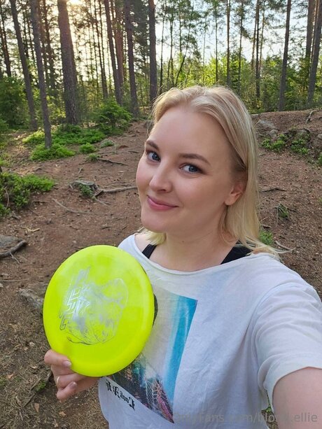 Blond Ellie star free image