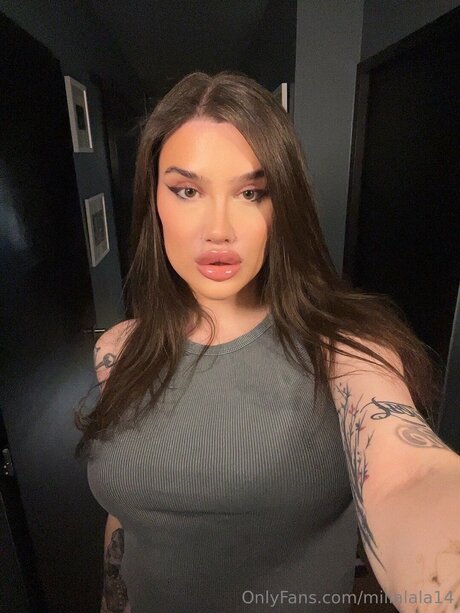 Sarahlal perfect model pic