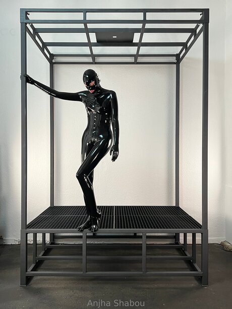 Anjhashabou free star photo