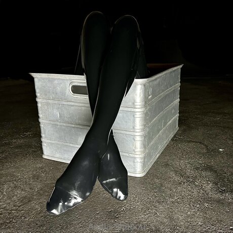 Anjhashabou exclusive model photos