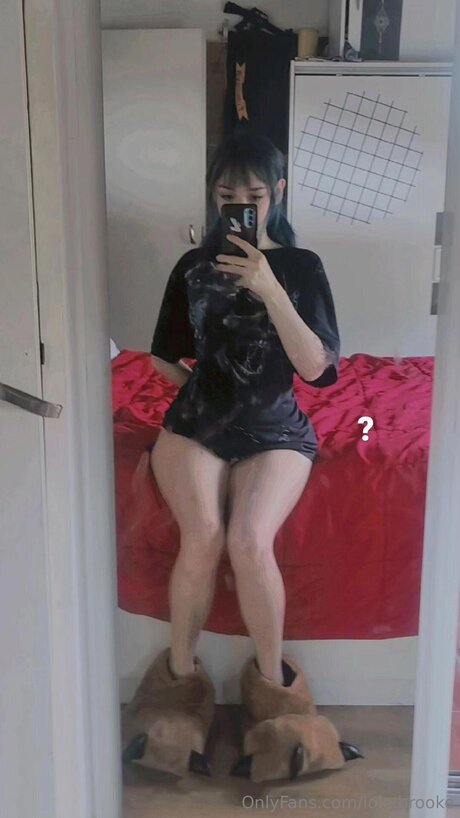 Lole Brooke pornstar exclusive pictures