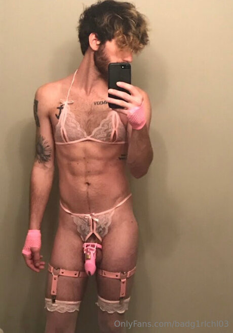 Badg1rlchl03 nudes model picture