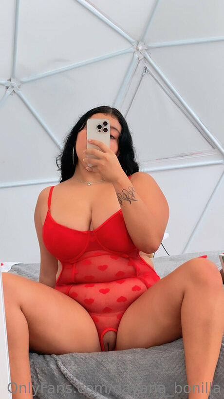 Dayana Bonilla model art pictures