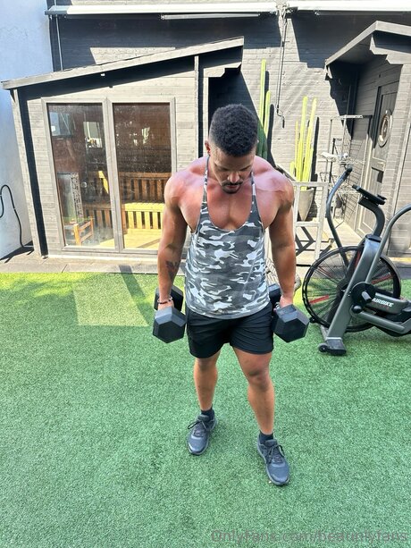 Beaunlyfans model nice pic