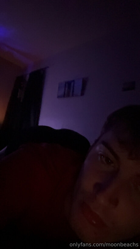 Moonbeachs adult model pictures