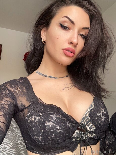 Lola Lu Vip beautiful model pic