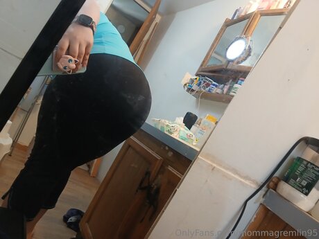 Mommagremlin95 porn model galleries