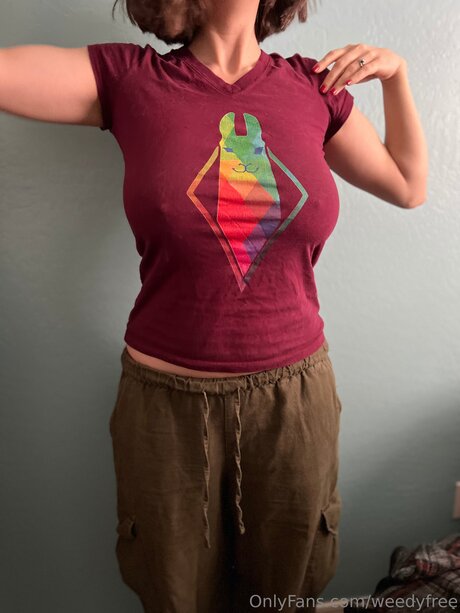 Weedyfree nudes model photos