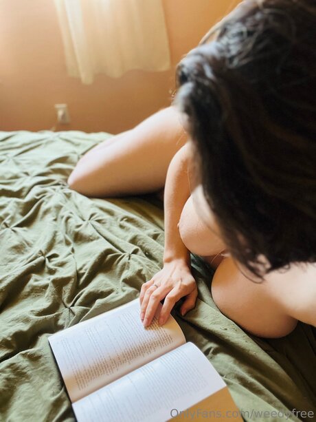 Weedyfree model exclusive pics