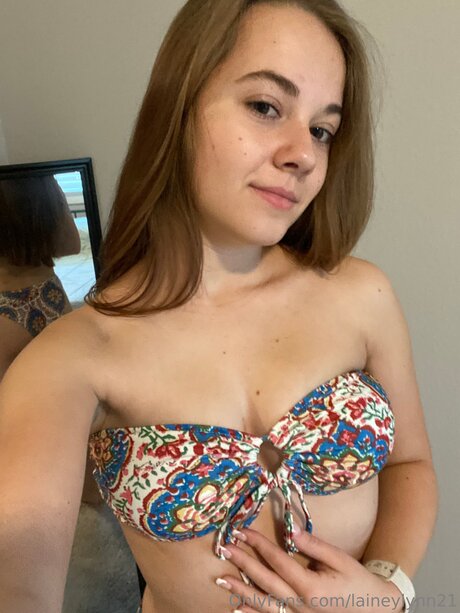 Laineylynn21 naked pornstar galleries