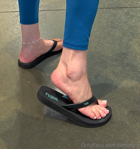 Lilmsdry nude actress img