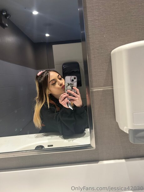 Jessica42030 pretty star pic