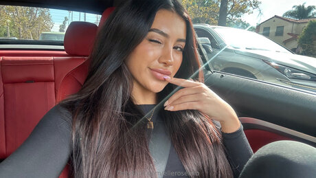 Elleluna adult star photos