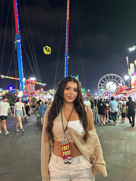 Elleluna hot pornstar pics