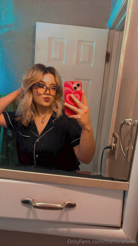 Theflorafawn star sexy pics