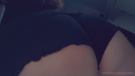 Mxxbby naked actress image