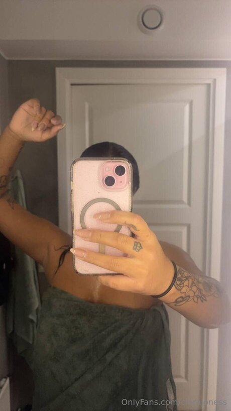 Clarajoness exclusive actress img