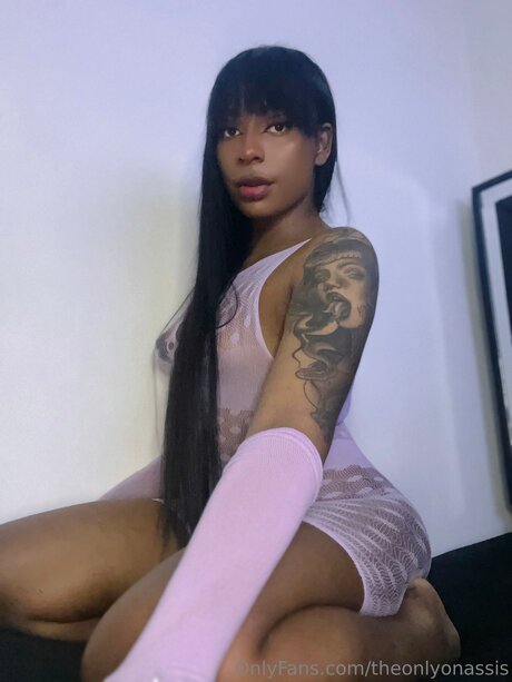 Theonlyonassis naked star gallery